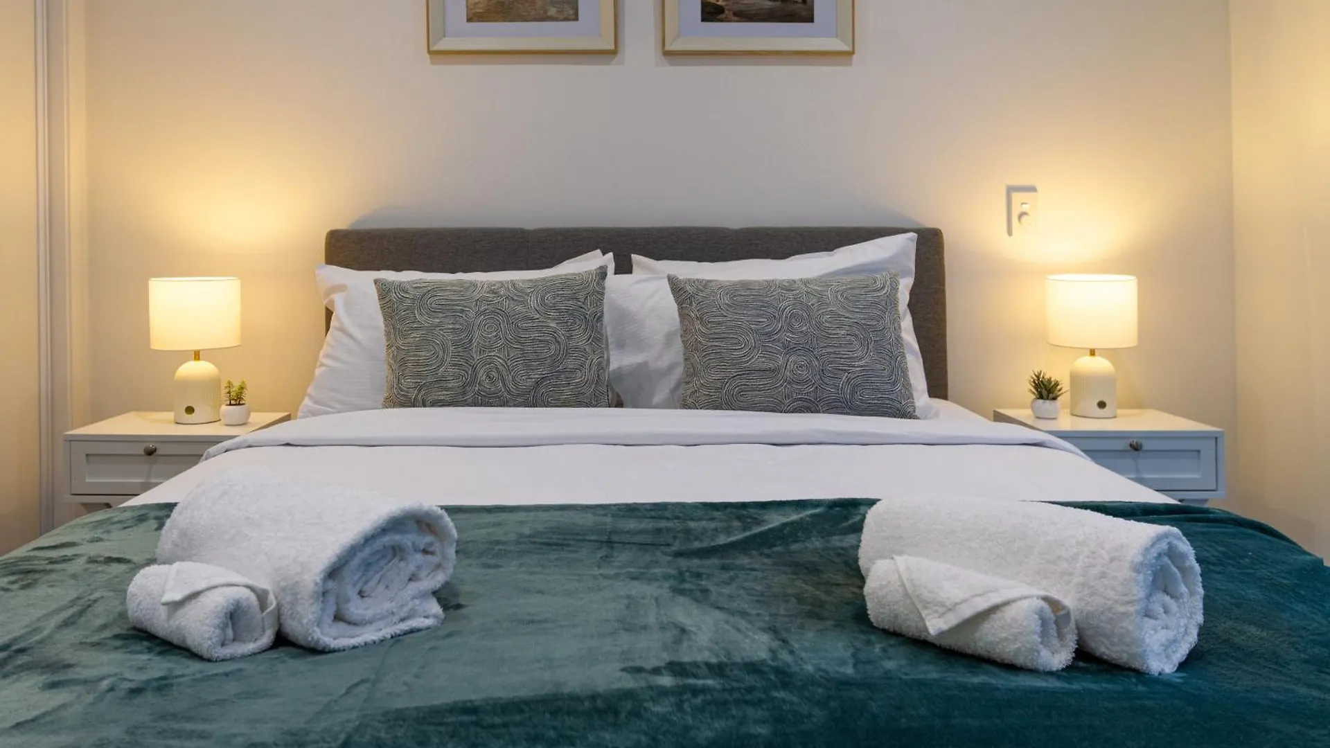 Urban Retreat: 2-Br Gem In Central Christchurch Lejlighed