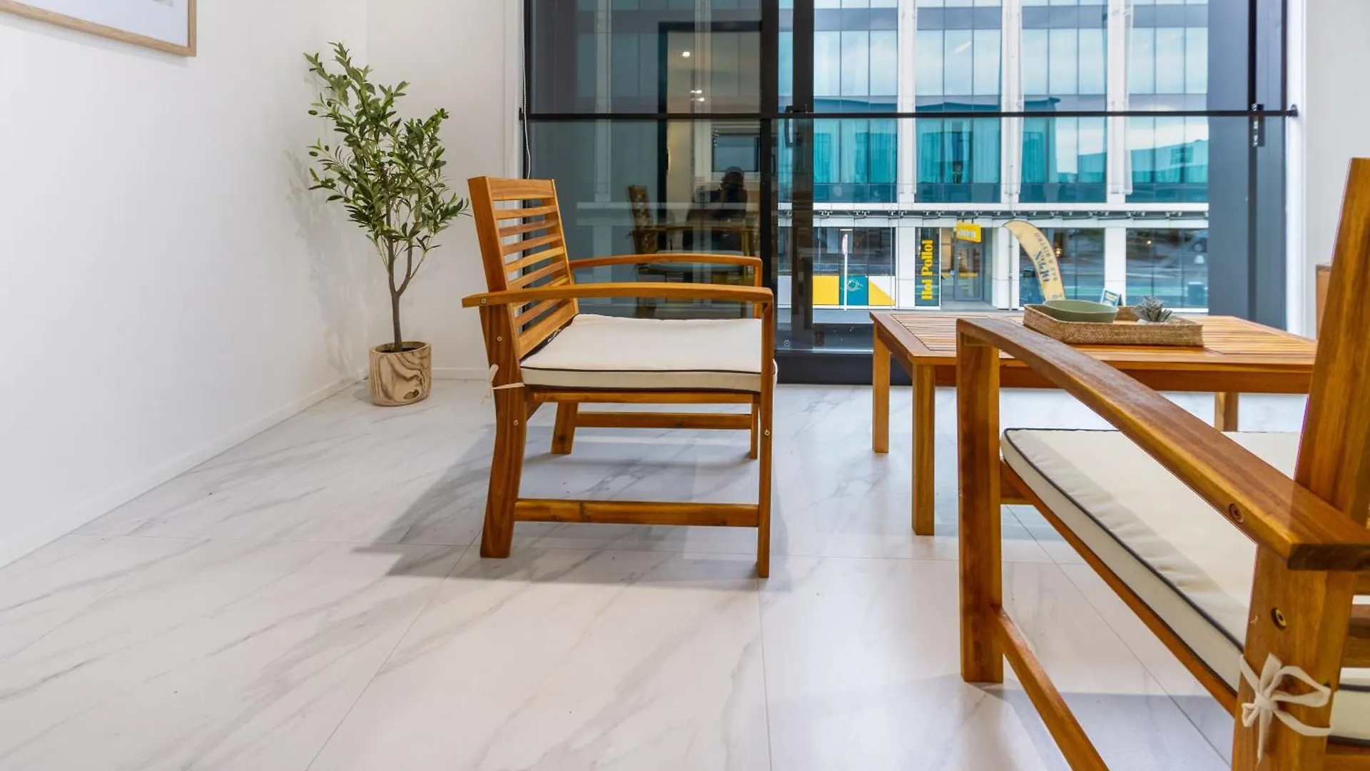 Urban Retreat: 2-Br Gem In Central Christchurch Lejlighed