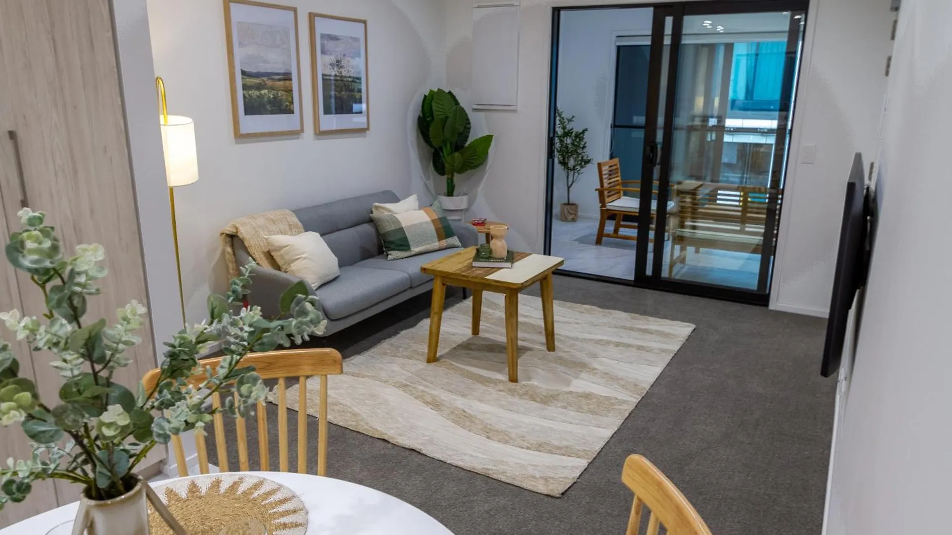 Urban Retreat: 2-Br Gem In Central Christchurch kontakter